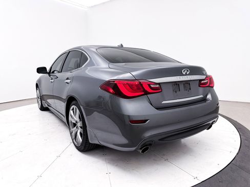 Used 2019 INFINITI Q70 Luxe w/ Sport Package image 16