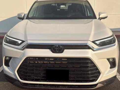 Used 2025 Toyota Grand Highlander AWD Hybrid image 2