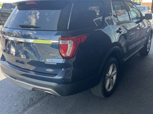 Used 2017 Ford Explorer XLT AWD/4WD image 4