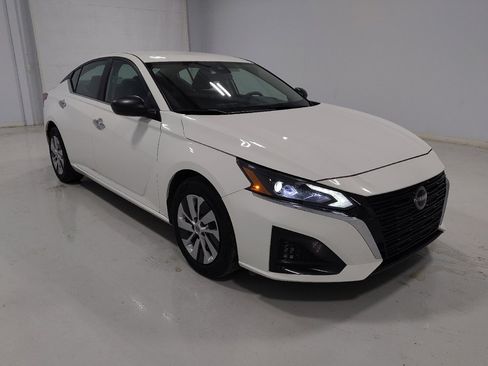 Used 2024 Nissan Altima 2.5 S image 13