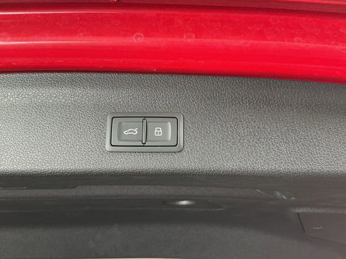 Used 2024 Audi Q3 2.0T Premium image 31