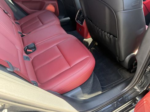 Certified 2023 Porsche Macan S AWD/4WD image 22