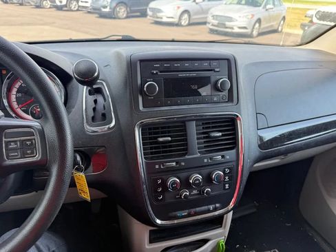 Used 2013 Dodge Grand Caravan SE FWD image 17