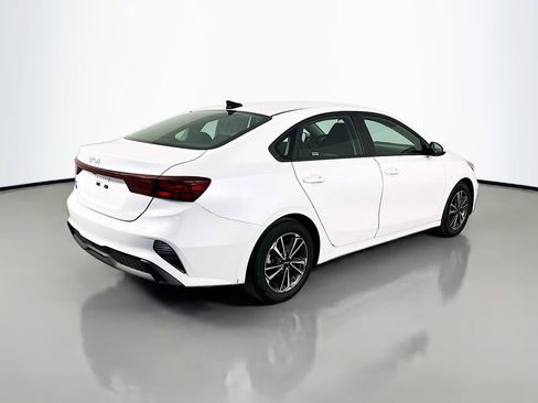 Used 2024 Kia Forte LXS FWD image 7