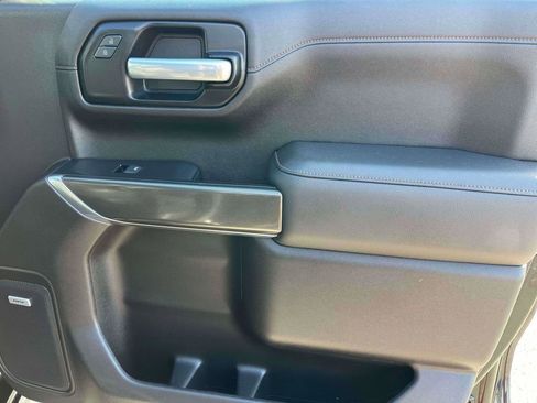Used 2021 GMC Sierra 1500 AT4 w/ AT4 Premium Package image 9