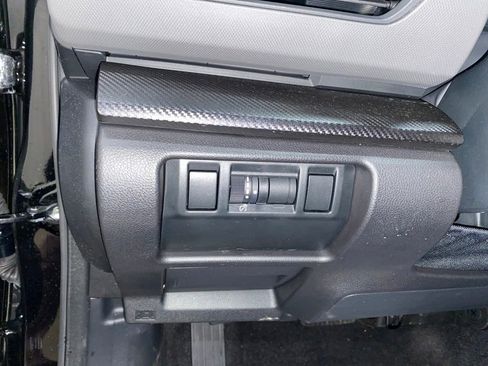 Certified 2025 Subaru Crosstrek 2.5i Limited image 32