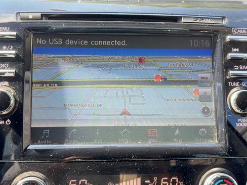 Used 2017 Nissan Murano S w/ Navigation Package FWD image 23
