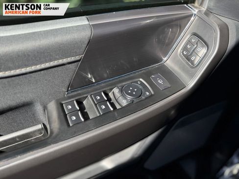 Used 2025 Ford F150 Lariat AWD/4WD image 19
