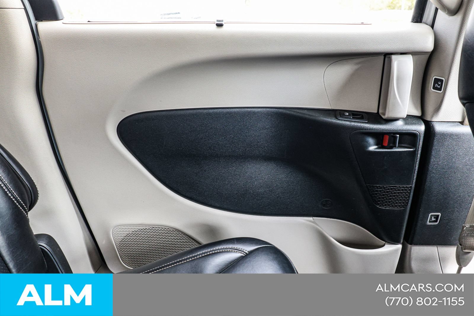 Used 2024 Chrysler Pacifica Touring-L FWD image 41