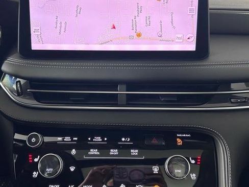 Certified 2025 INFINITI QX60 Luxe w/ Vision Package image 17