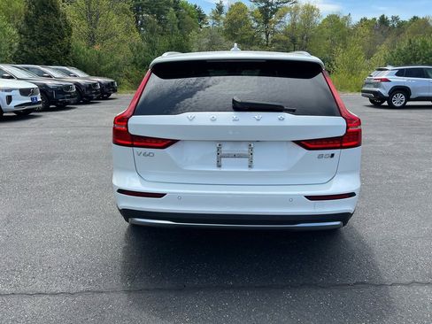 Certified 2025 Volvo V60 B5 Cross Country Plus AWD/4WD image 4