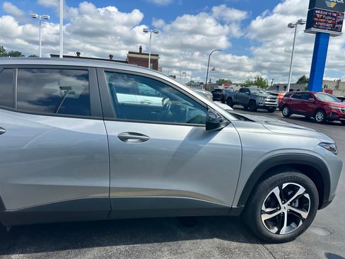 Certified 2024 Chevrolet Trax RS w/ Driver Confidence Package FWD image 8