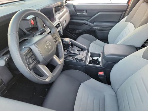 Used 2025 Toyota Tacoma TRD Sport AWD/4WD image 3