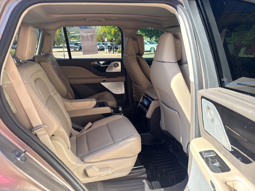 Used 2021 Lincoln Aviator Reserve w/ Equipment Group 201A AWD/4WD image 25