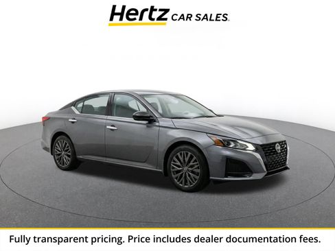 Used 2025 Nissan Altima 2.5 SV FWD image 1