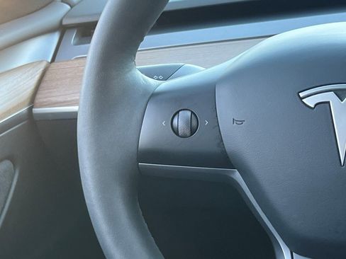 Used 2023 Tesla Model Y Long Range image 28