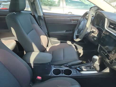 Used 2017 Toyota Corolla LE image 10