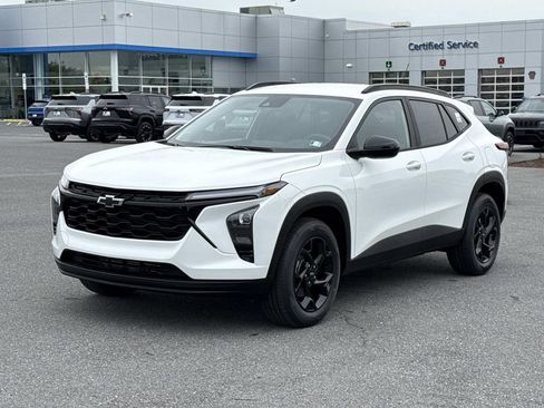 New 2026 Chevrolet Trax LT w/ Driver Confidence Package FWD image 17