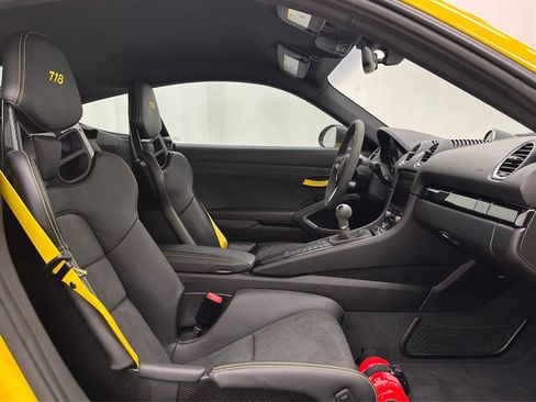 Used 2021 Porsche 718 Cayman image 13