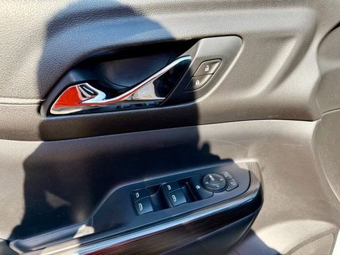 Used 2020 GMC Acadia SLT image 26