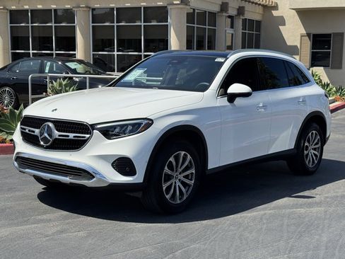Used 2026 Mercedes-Benz GLC 300 4MATIC image 4