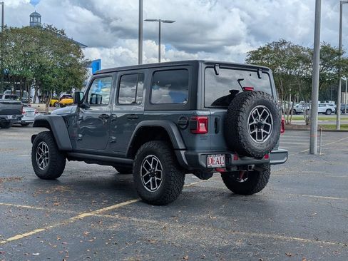Used 2024 Jeep Wrangler Unlimited Rubicon w/ Convenience Group AWD/4WD image 6