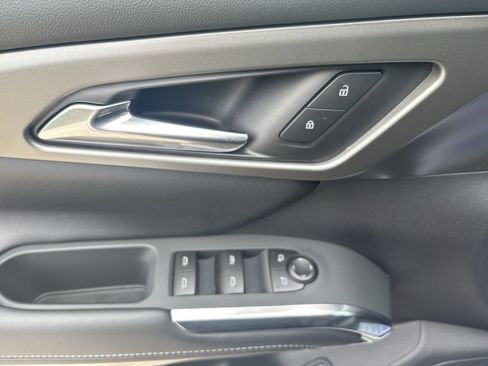 New 2026 Chevrolet Traverse LT w/ Midnight/Sport Edition AWD/4WD image 16