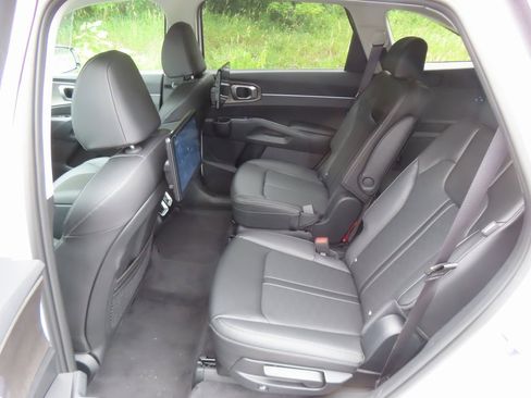 Certified 2025 Kia Sorento X-Line EX image 25