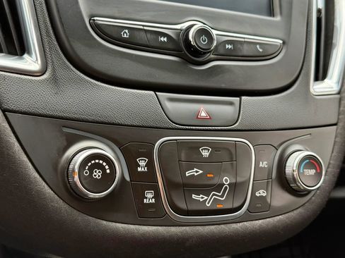 Used 2016 Chevrolet Malibu LT FWD image 14