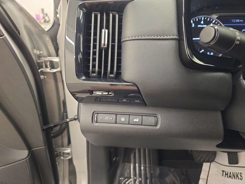 Used 2025 Nissan Pathfinder SV AWD/4WD image 35
