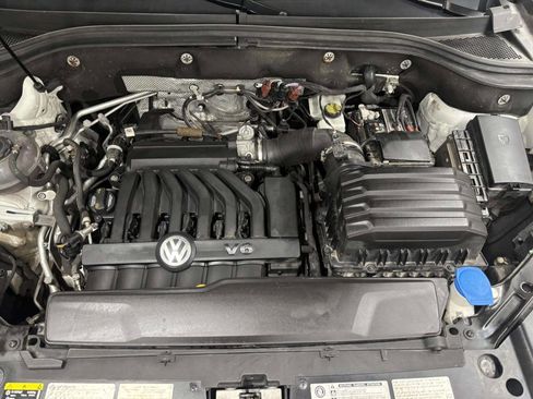 Used 2019 Volkswagen Atlas SEL R-Line AWD/4WD image 12