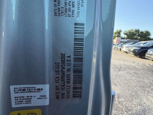 Used 2023 Jeep Wrangler Unlimited Rubicon 4xe AWD/4WD image 33