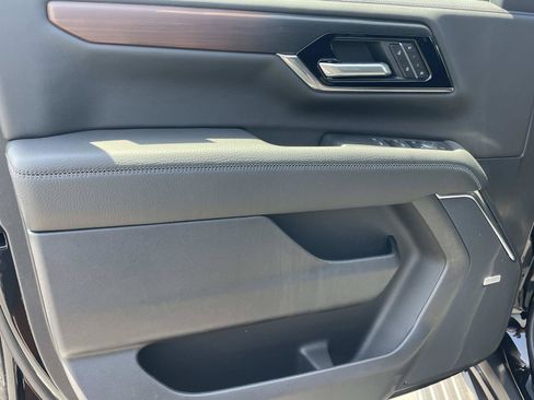 New 2026 GMC Yukon Denali w/ Denali Reserve Package AWD/4WD image 16