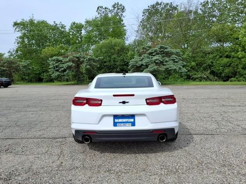 Used 2022 Chevrolet Camaro LT RWD image 6