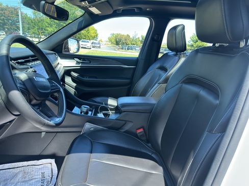 Used 2024 Jeep Grand Cherokee Limited 4xe AWD/4WD image 18