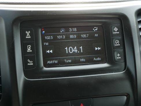 Used 2015 Jeep Cherokee Latitude w/ Cold Weather Group AWD/4WD image 22