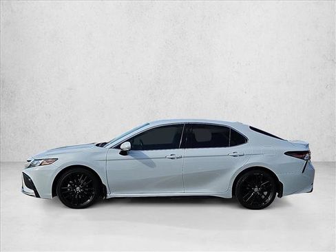 Used 2022 Toyota Camry XSE FWD image 8