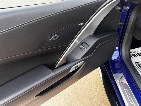 Used 2017 Chevrolet Corvette Stingray Coupe w/ 1LT image 21