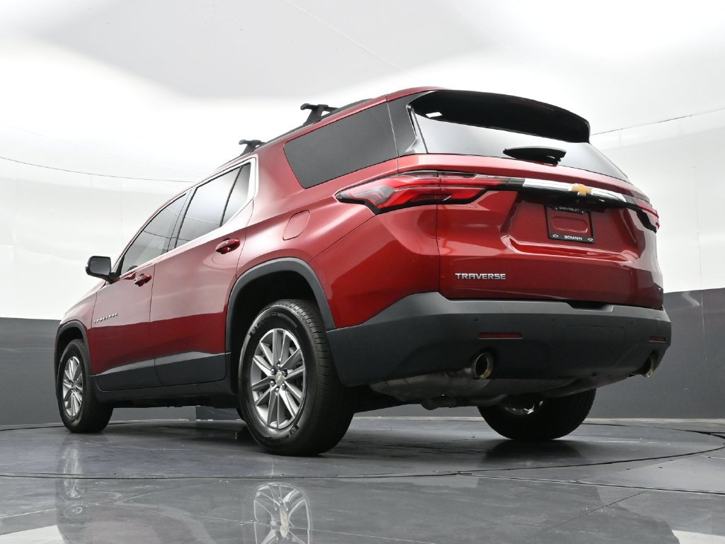 Used 2022 Chevrolet Traverse LT FWD image 28