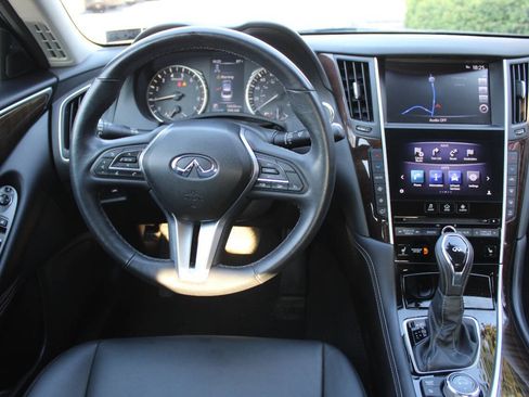 Used 2019 INFINITI Q50 Luxe w/ Essential Package (3.0T Luxe) AWD/4WD image 16