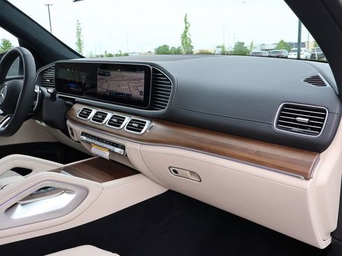 New 2026 Mercedes-Benz GLE 63 AMG S image 12