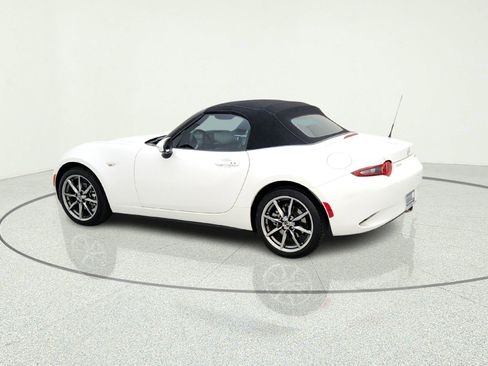 Used 2022 MAZDA MX-5 Miata Grand Touring w/ Weather Package RWD image 13