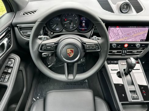 Certified 2026 Porsche Macan AWD/4WD image 15