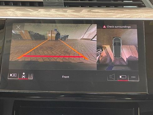 Used 2021 Audi e-tron Premium Plus w/ Premium Plus Package image 34