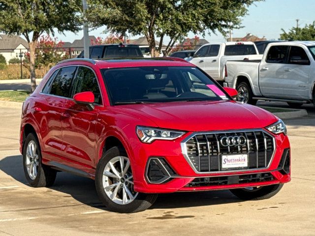 Used 2024 Audi Q3 2.0T Premium AWD/4WD image 2