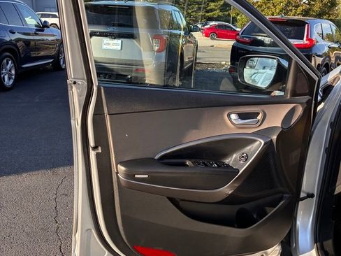 Used 2018 Hyundai Santa Fe Sport w/ 2.4L Value Package 02 FWD image 40
