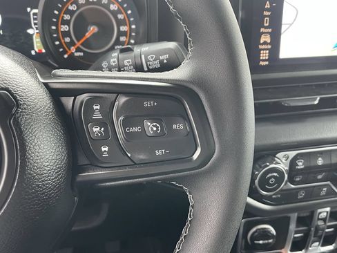 New 2026 Jeep Wrangler Unlimited Rubicon AWD/4WD image 34