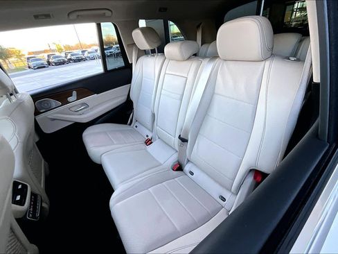 Certified 2023 Mercedes-Benz GLS 450 4MATIC image 19