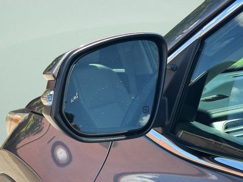 Used 2019 Toyota Highlander XLE AWD/4WD image 12