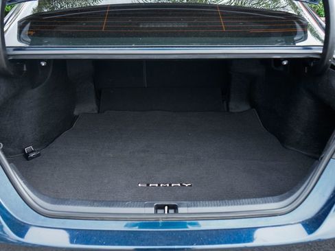 Used 2019 Toyota Camry SE w/ Carpet Mat Package FWD image 8
